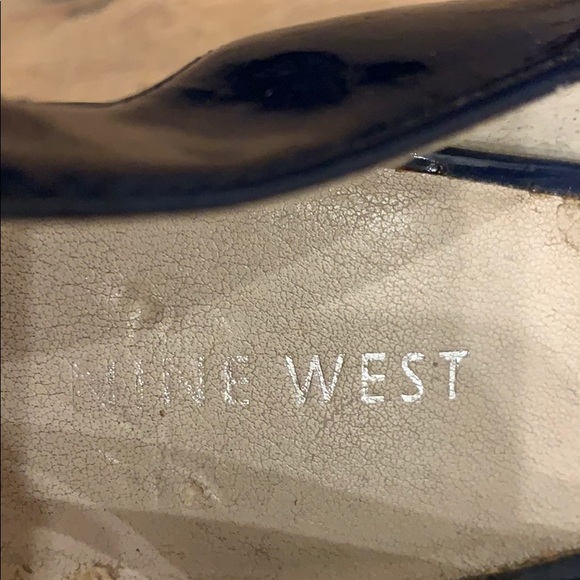 Nine West Navy Heels | Curbside last chance to buy - Picture 8 of 15